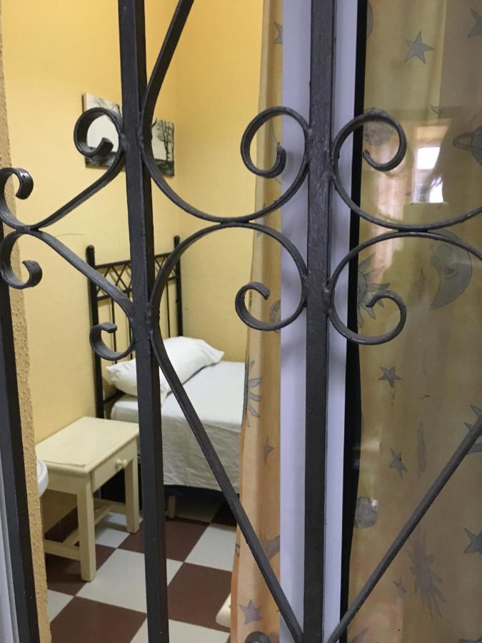 Pension Lisdos Sevilla Eksteriør billede